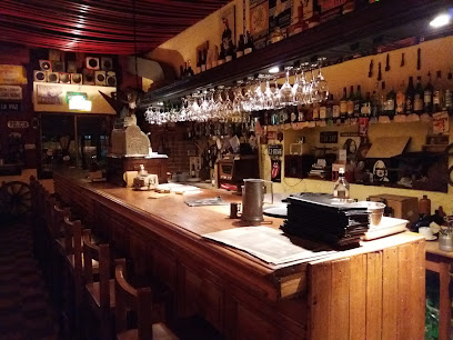 Restaurante V8 Tacuaremb&oacute; | Chivitos, Pizzas y el Mejor Ambiente Nocturno